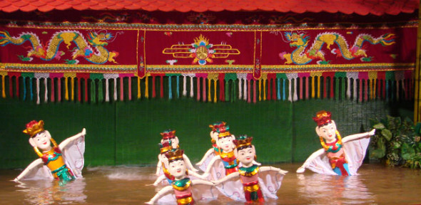 2015GoldenDragonWaterPuppetTheatre_web1